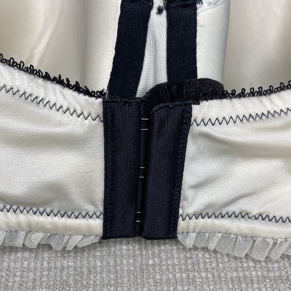 Victoria's Secret Dream Angels Lined Demi Black White Floral Wire Bra 36DD - Picture 8 of 11